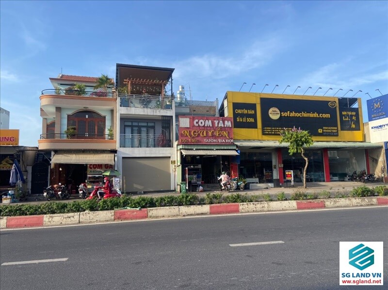 nhà mặt tiền đường Lê Văn Việt