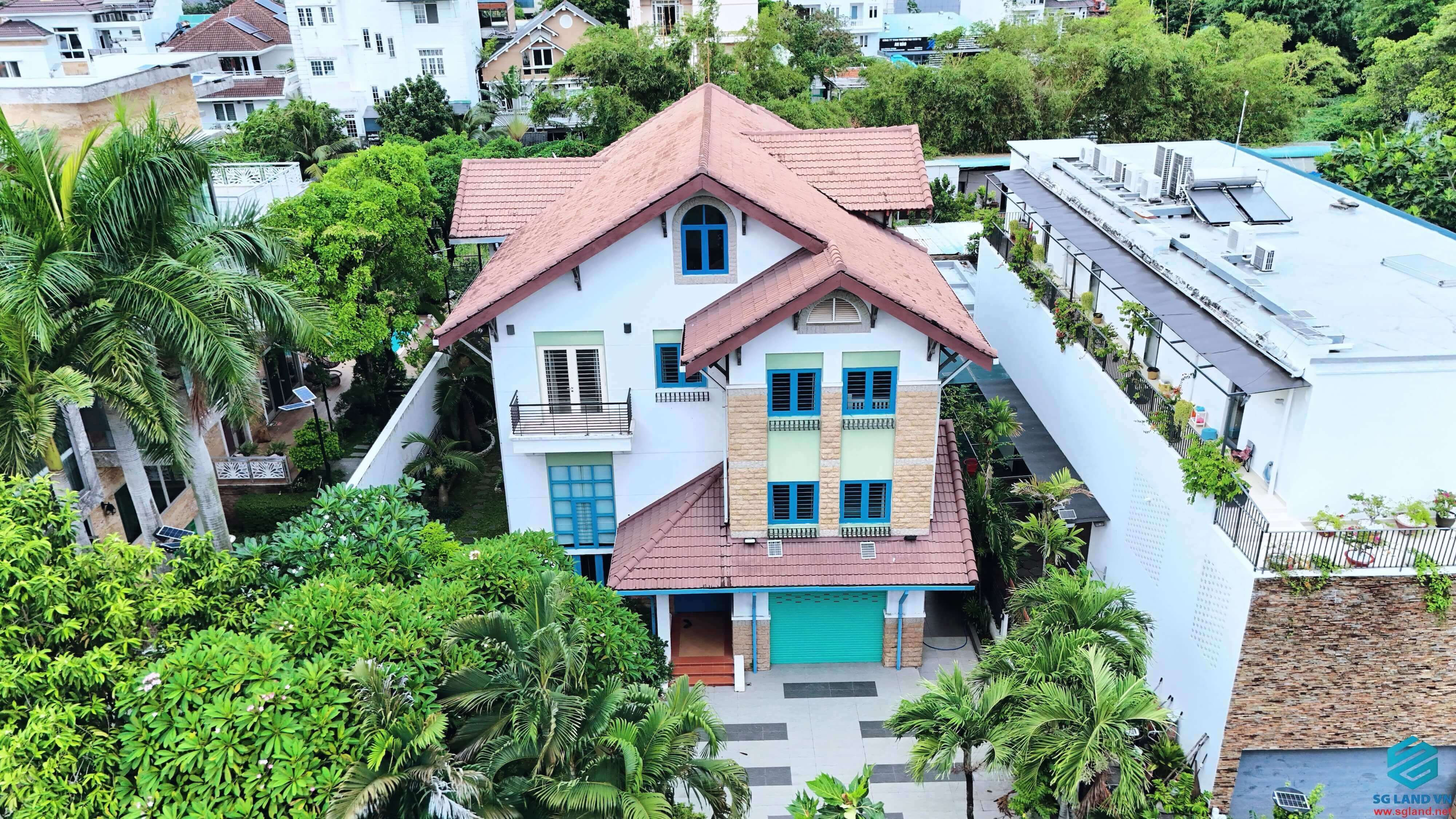 Biệt thự sân vườn Thảo Điền diện tích lớn trong compound