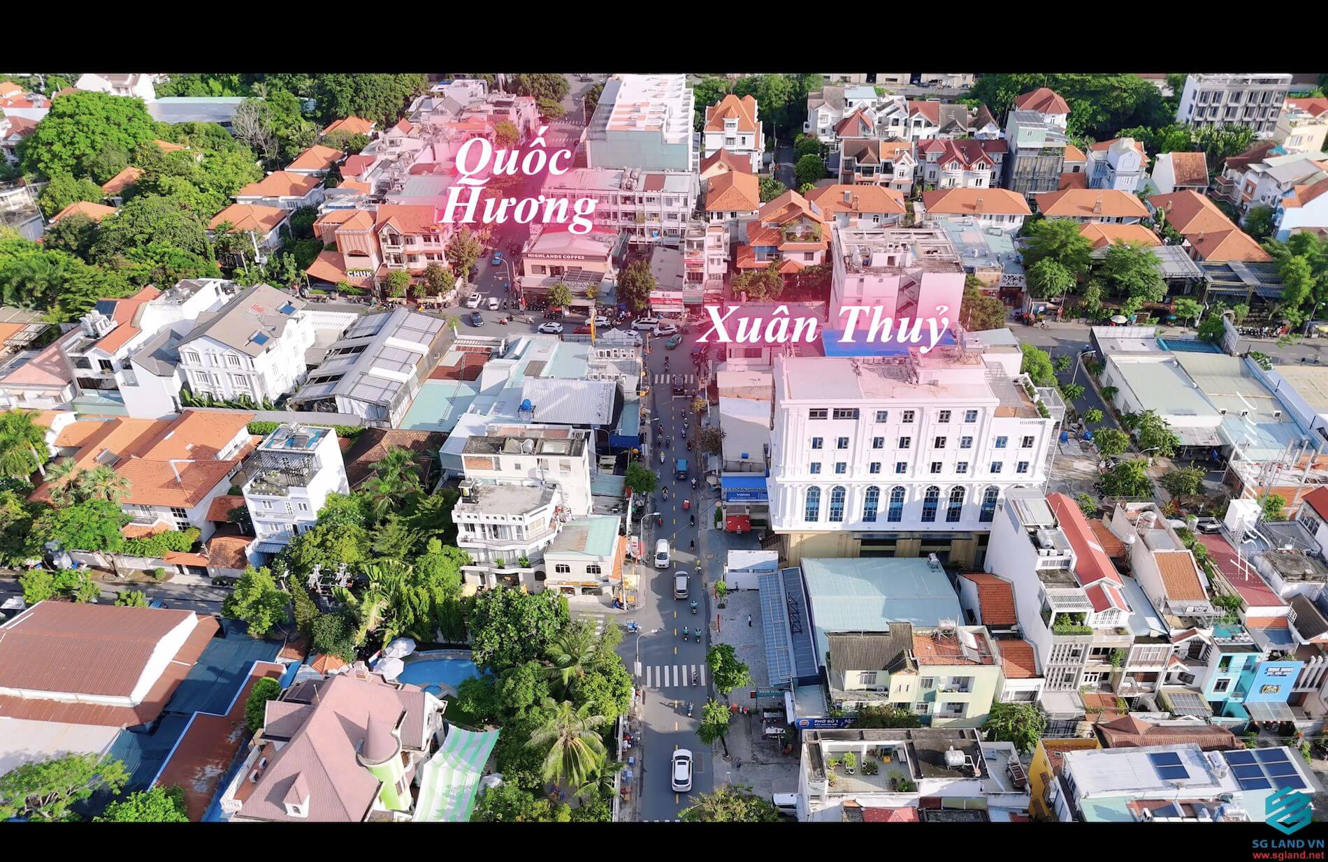 Đoạn đầu đường Quốc Hương Thảo Điền – tuyến giao thông chính