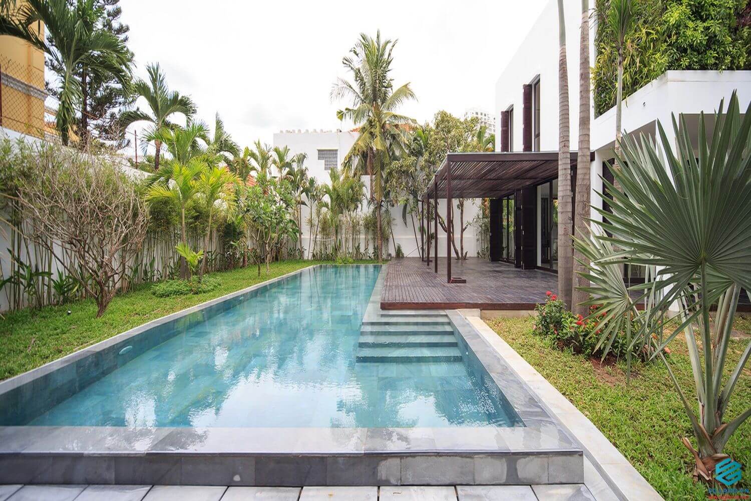 Biệt thự sân vườn Thảo Điền có hồ bơi