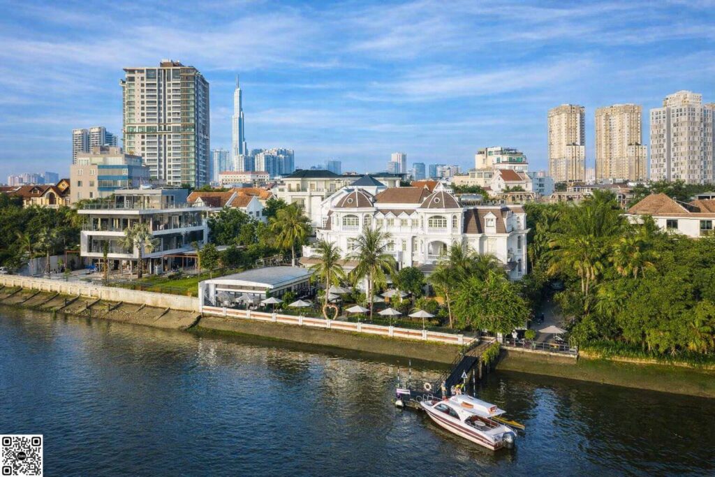 Biệt thự mặt tiền sông Sài Gòn đắt giá