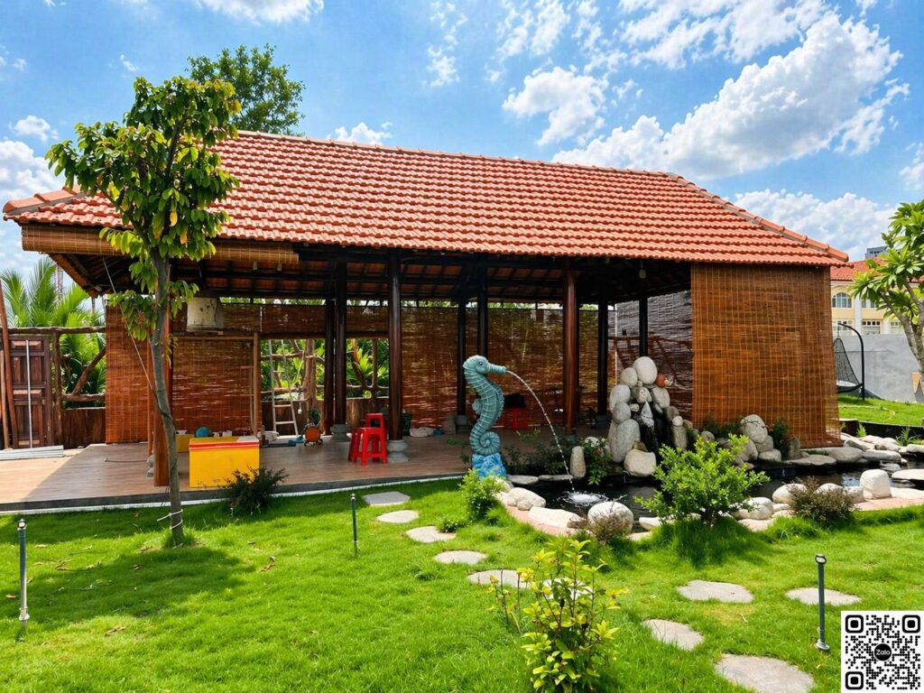 Bán biệt thự ven sông Giồng Ông Tố 24,5x39m, giá 130 tỷ 6 Chòi nghỉ và sân trước biệt thự ven sông Giồng Ông Tố