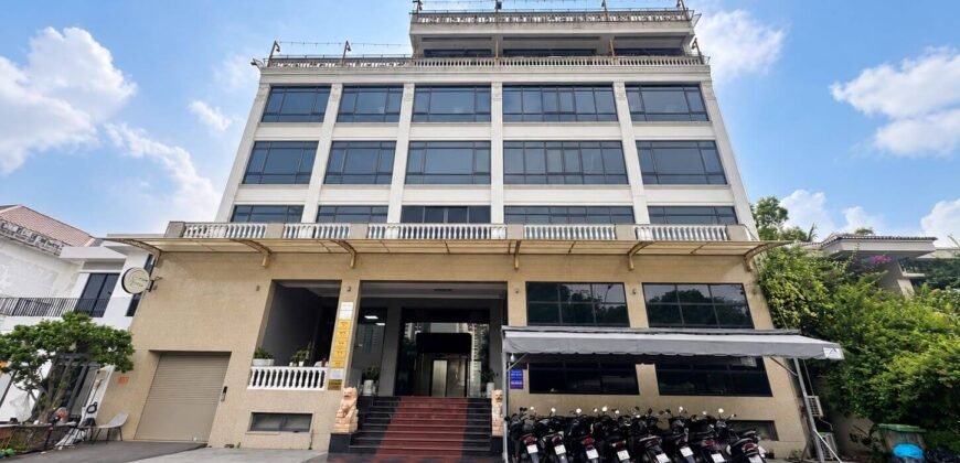 Cho thuê tòa nhà ven sông 2.500 m², 700 triệu/tháng