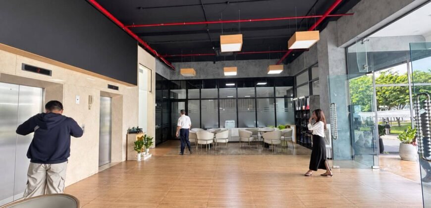 Cho thuê tòa nhà ven sông 2.500 m², 700 triệu/tháng